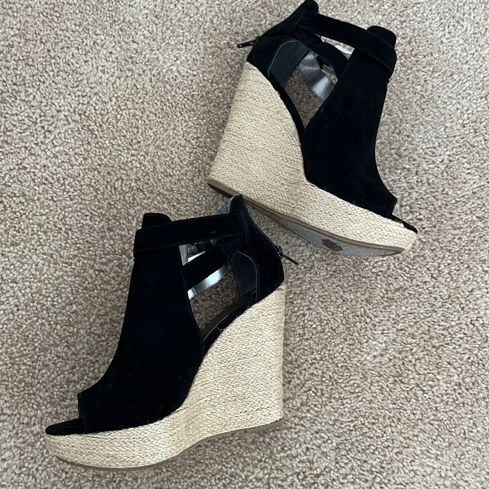 Black Espadrille Wedge by Carlos Santana size 6.5